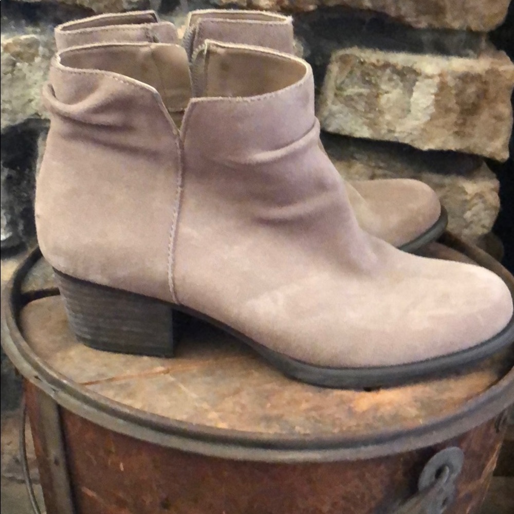 Zip up ankle boot
